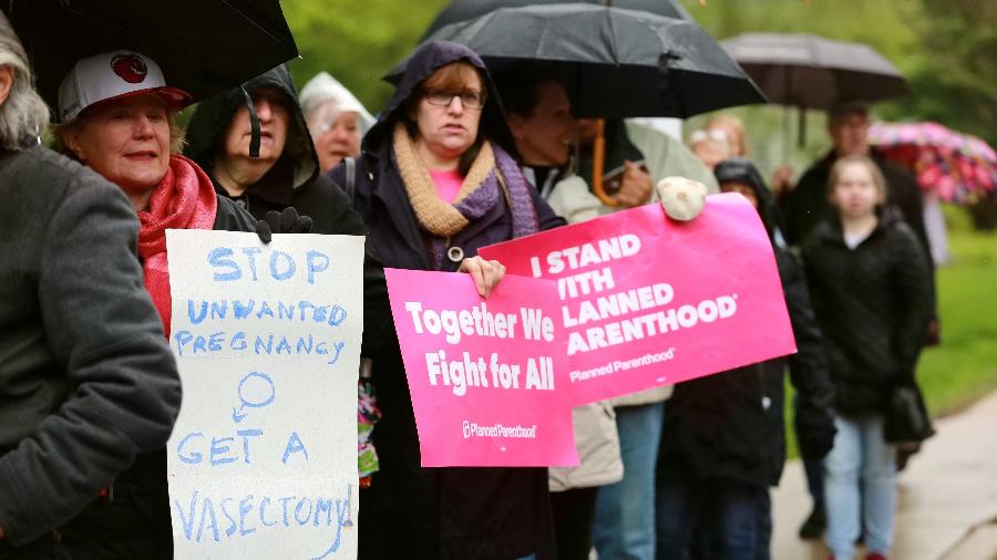 Pessoas protestam contra restrições ao aborto - Xinhua