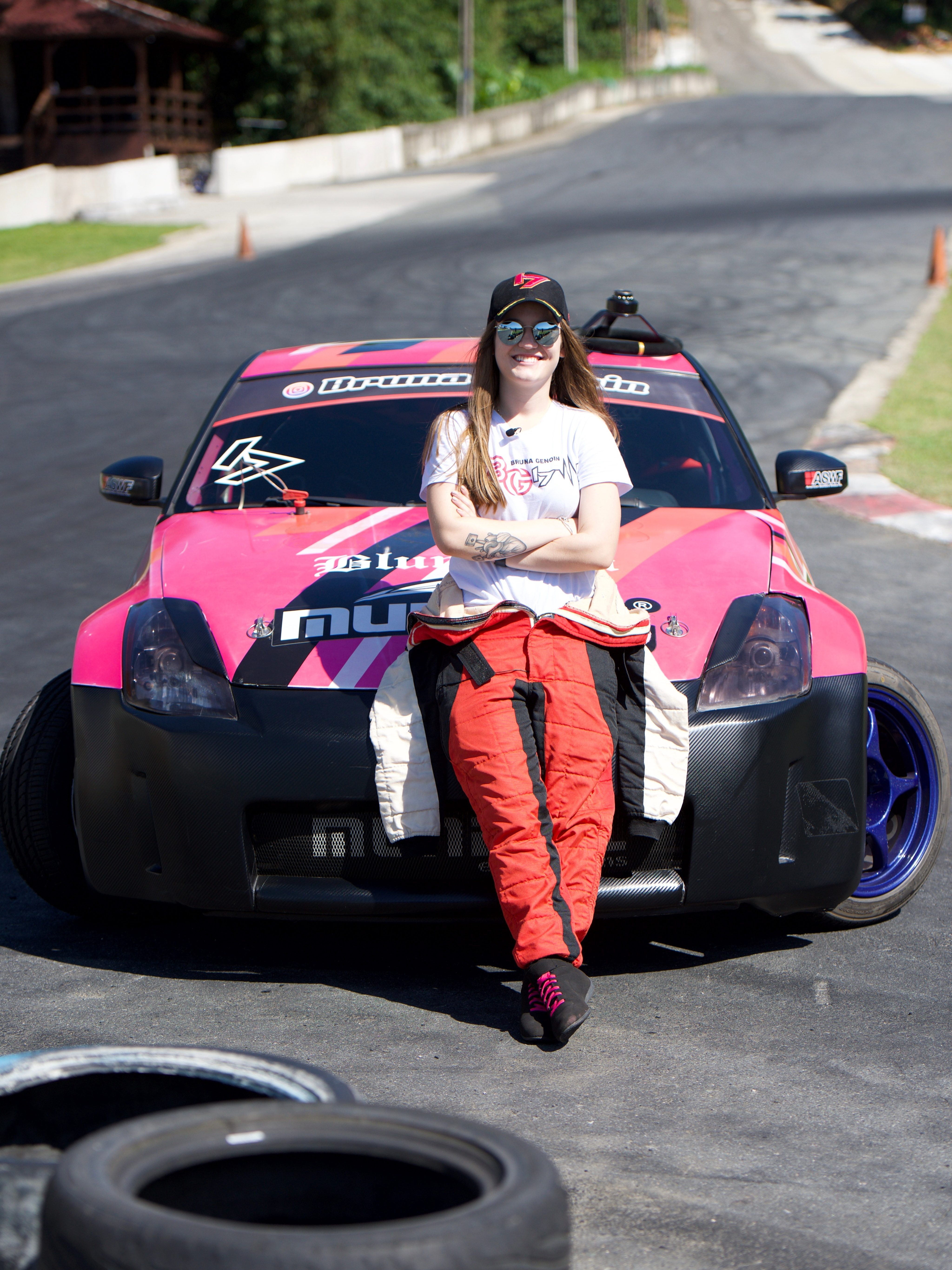 Piloto de drift por um dia: jogadores de videogame encaram a pista na vida  real