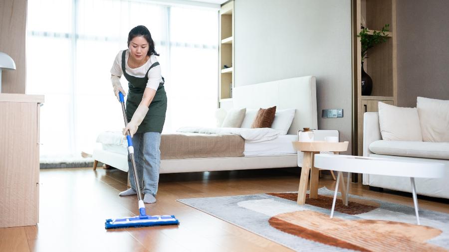 Detergente neutro e água não danificam os pisos - Getty Images