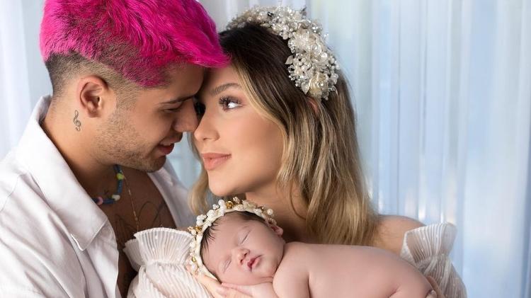 Virgínia e Zé Felipe com a filha Maria Alice Virgínia e Zé Felipe com a filha Maria Alice