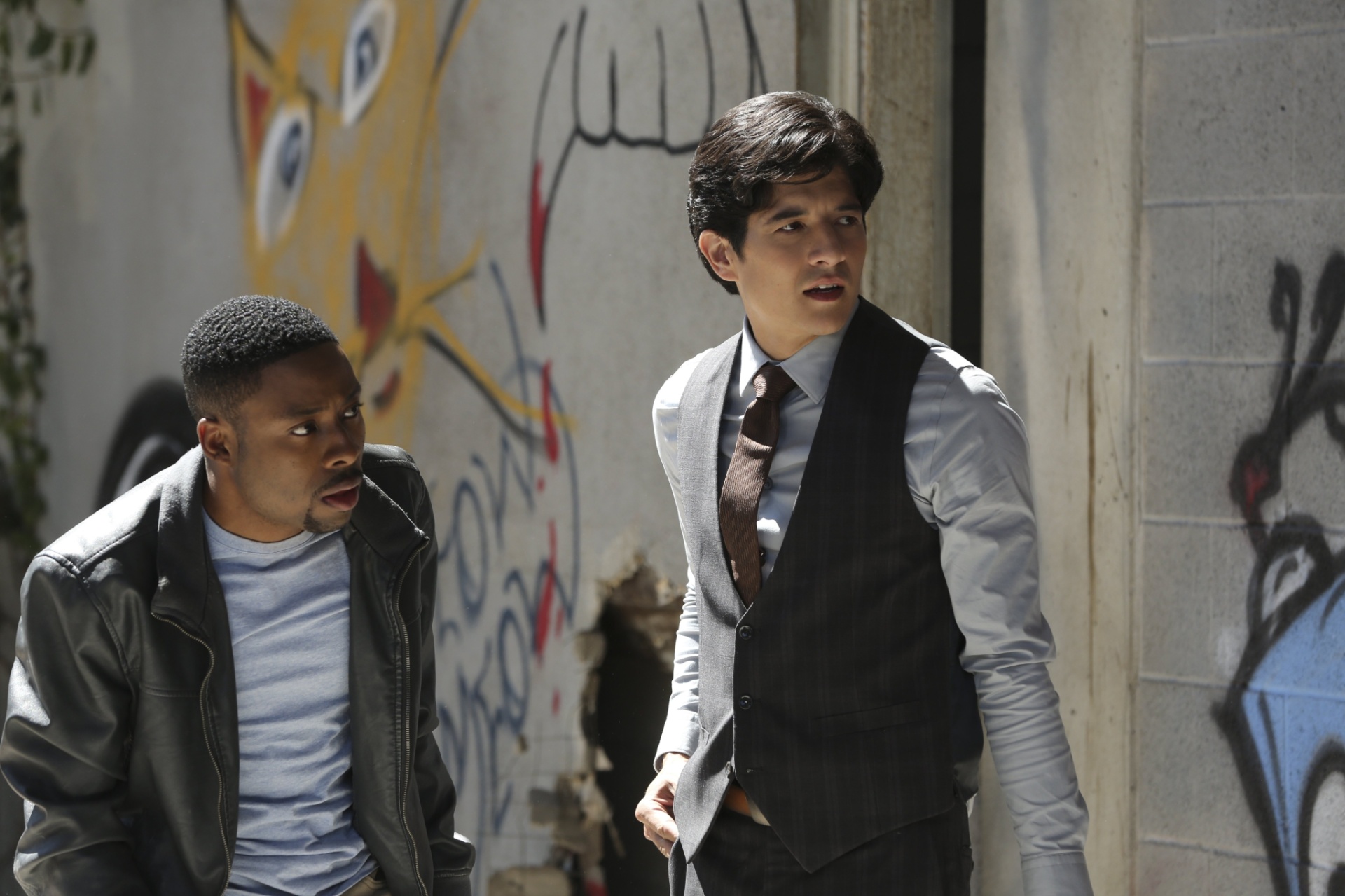 Na série "A Hora do Rush", Justin Hires e John Foo revivem os detetives Carter e Lee, papéis que foram de Chris Tucker e Jackie Chan no cinema - Divulgação