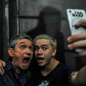Serginho Groisman e o youtuber Whindersson Nunes nos bastidores "Altas Horas" - Reinaldo Marques/TV Globo - Reinaldo Marques/TV Globo