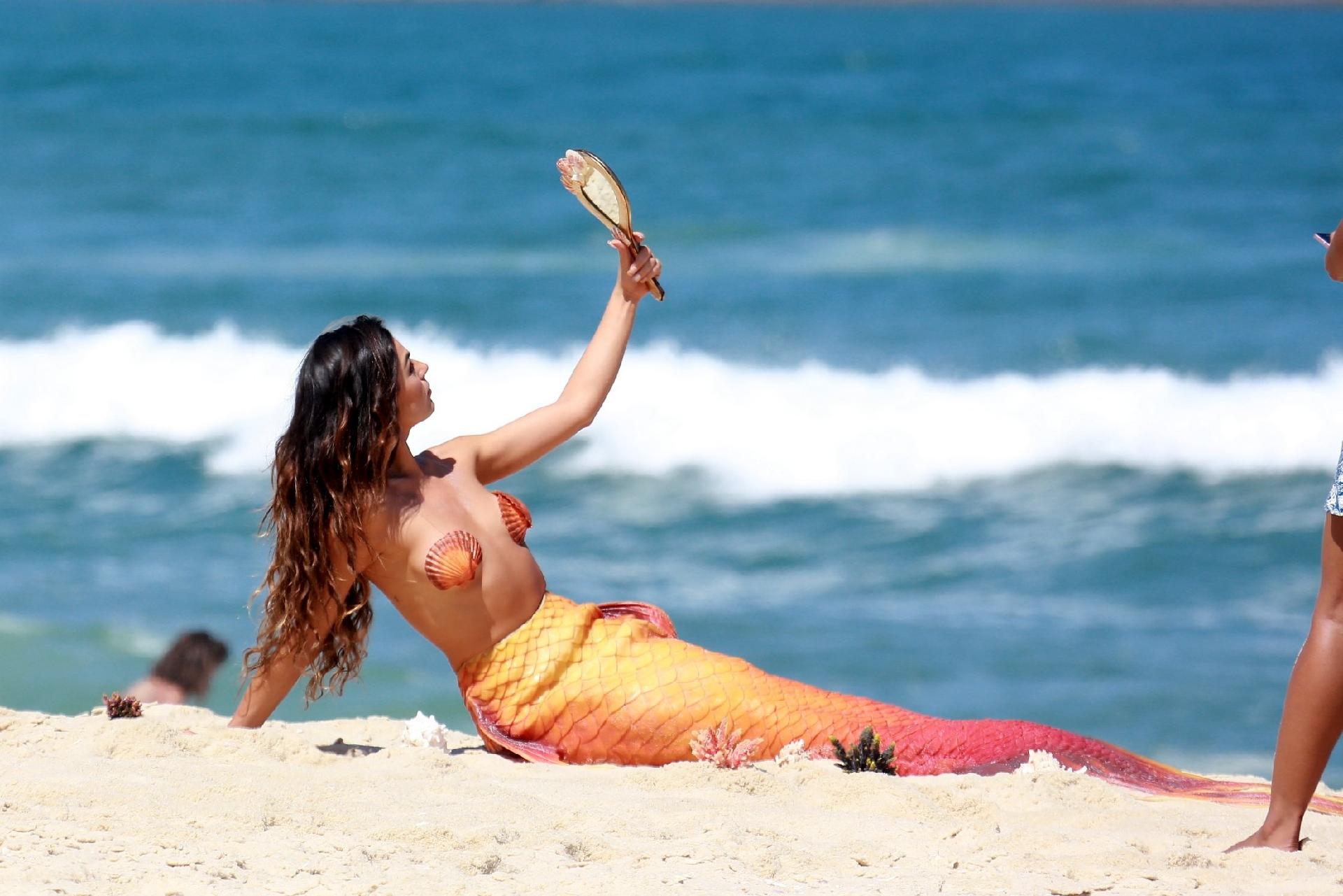 Isis Valverde voltou a gravar cenas como sereia na reta final de "A Força do Querer", da Globo, nesta sexta-feira (6) - Divulgação/Ag News