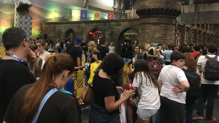 Quer uma varinha do Harry Potter? Entre nessa fila de 3 horas! - Natalia Engler/UOL - Natalia Engler/UOL