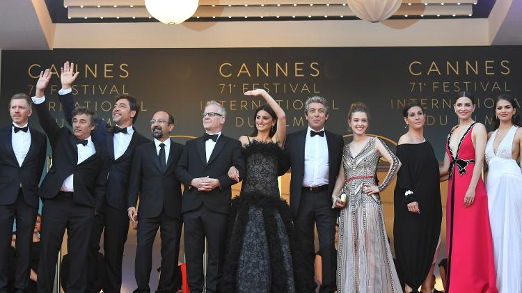 Equipe do filme "Todos lo Saben" chega para a exibição do filme, que abre a 71ª edição do Festival de Cannes - Loic Venance/AFP - Loic Venance/AFP