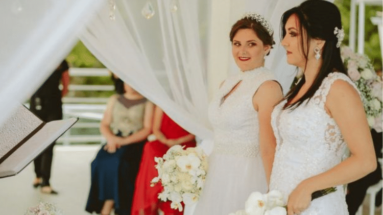 Adrieli e Anelise Nunes Shons tiveram de contratar uma advogada para se defender de pedido de anulação de casamento - Rodrigo Santos - Rodrigo Santos