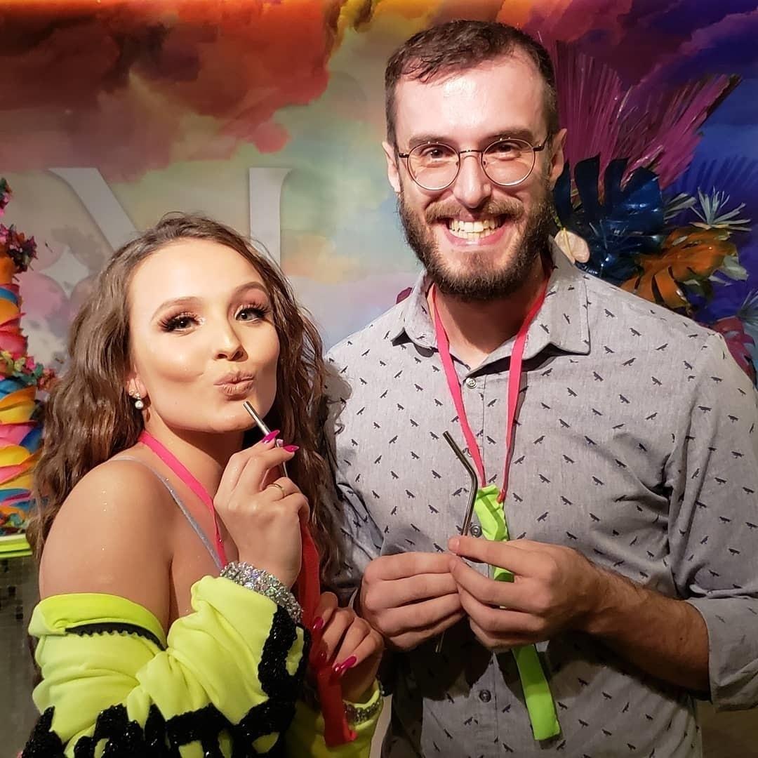 A lembrança da festa de Larissa Manuela foi um canudo ecológico com uma escovinha de limpeza - Reprodução/Instagram