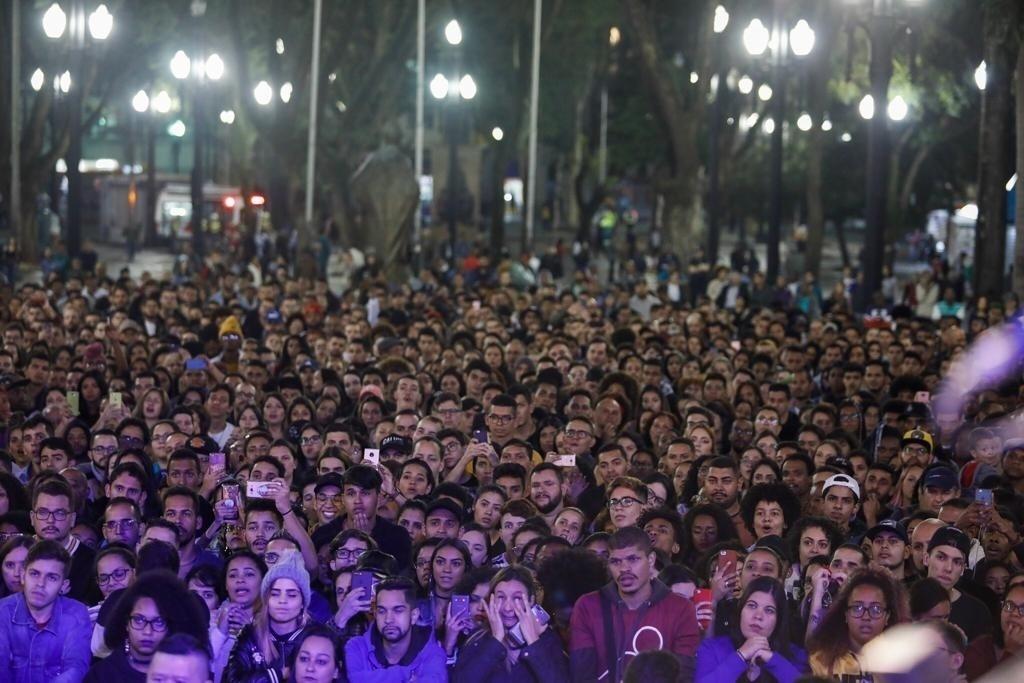 Praça da Sé lotada na Virada Cultural, na noite deste sábado - Marcelo Justo/UOL
