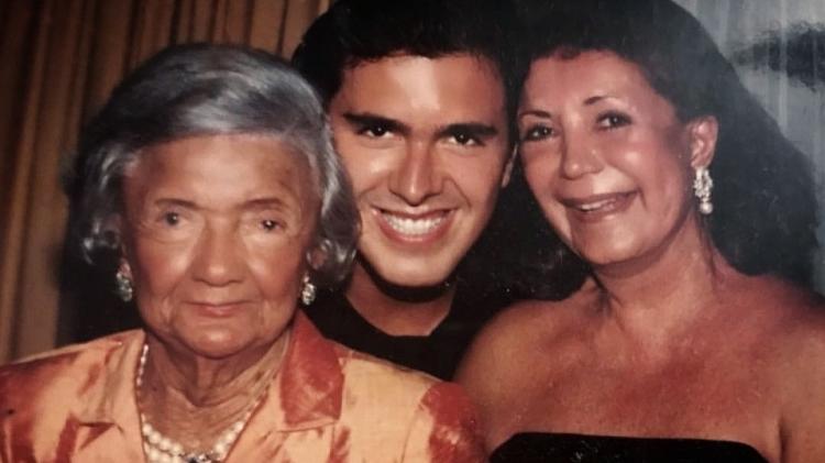 André Ramos com a avó, Dona Lena, e a mãe, Maria Izabel - Arquivo Pessoal - Arquivo Pessoal