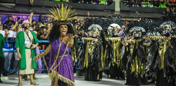 Por enredo sobre Jesus | Carnavalesco compartilha crítica à Mangueira