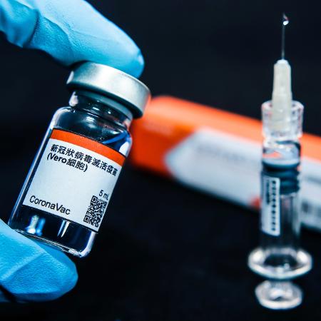 A CoronaVac é a mesma vacina que está sendo testada no Brasil em conjunto com o Instituto Butantan, ligado ao governo de São Paulo - Cadu Rolim/Fotoarena/Estadão Conteúdo