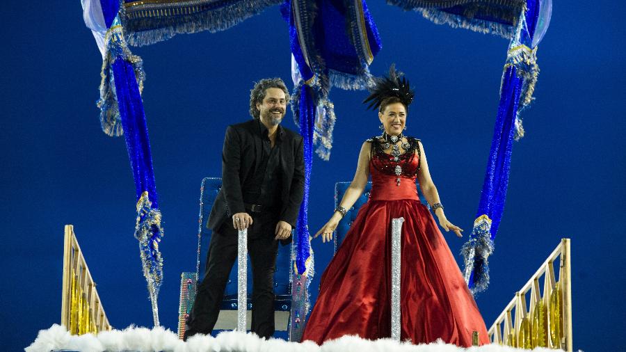 José Alfredo (Alexandre Nero ) e Maria Marta (Lilia Cabral) desfilam na Sapucaí pela  União de Santa Teresa - Estevam Avellar/Globo