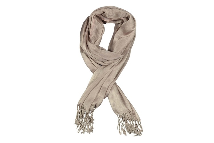 Modelo de poliéster, da Lojão do Brás. Preço: R$ 17,50. Informação: www.lojaodobras.com.br | Preços e disponibilidade pesquisados em setembro de 2015 e sujeitos a alterações - Divulgação