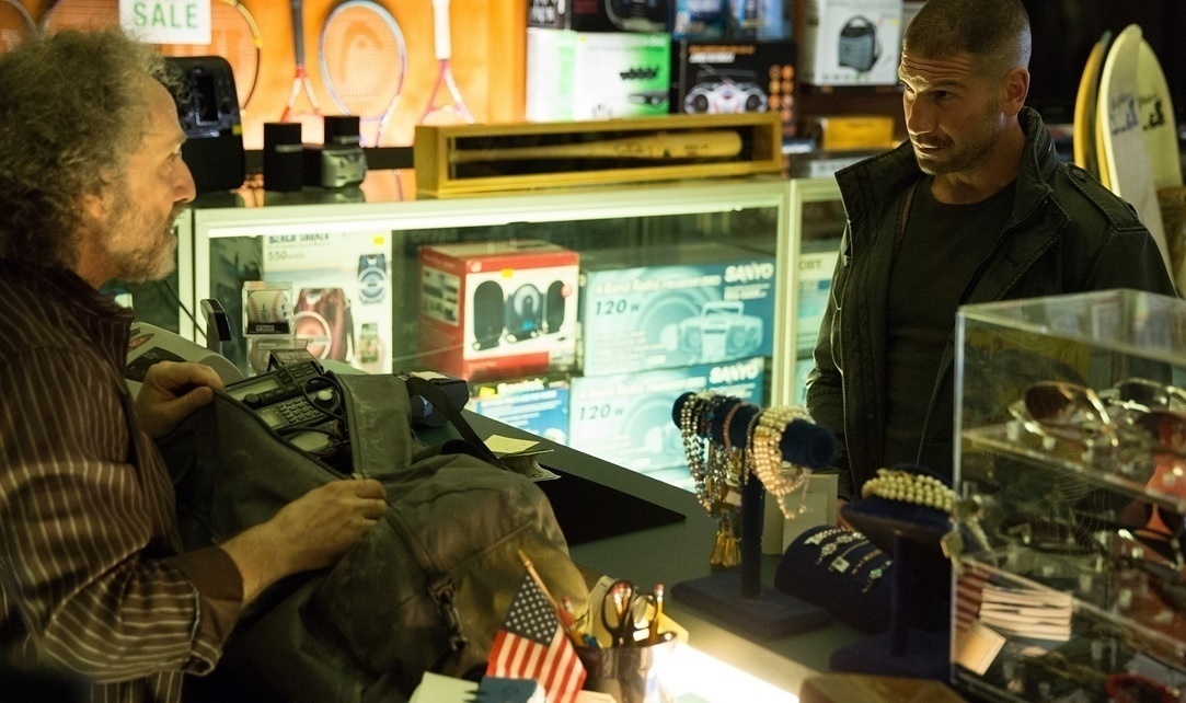 12.mar.2016 - Frank Castle, o Justiceiro (Jon Bernthal), aparece em cena da segunda temporada de "Demolidor" - Divulgação/Netflix