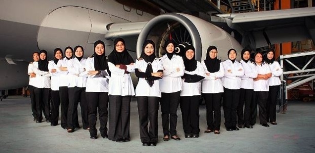 A Royal Brunei também tem empregado mulheres como engenheiras - Divulgação/Royal Brunei Airlines - Divulgação/Royal Brunei Airlines