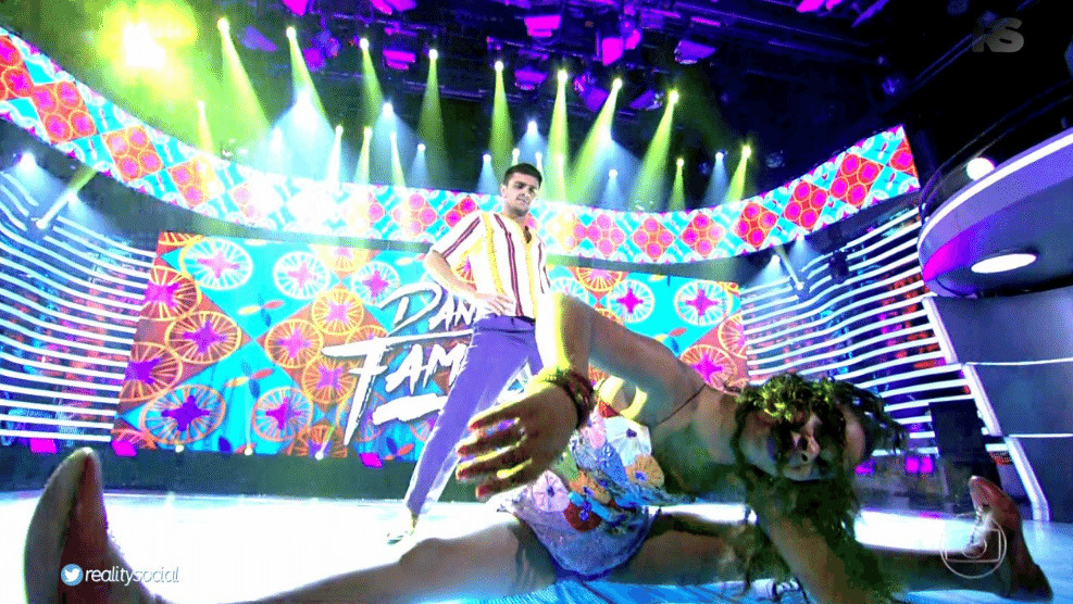 11.set.2016 - Caracterizados e acompanhados por bailarinas profissionais, os homens dançaram neste fim de semana o ritmo do forró - Reprodução/TV Globo