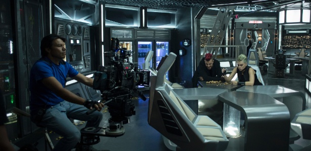 Mefisto (Ludovico Di Santo) e Altea (Luz Cipriota) na nave Colono, na série "2091" - Divulgação - Divulgação