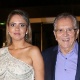 20.out.2016 - Carlos Alberto de Nóbrega comparece à festa de aniversário do Rodrigo Faro com a nova namorada, a médica Renata - Thiago Duran/AgNews