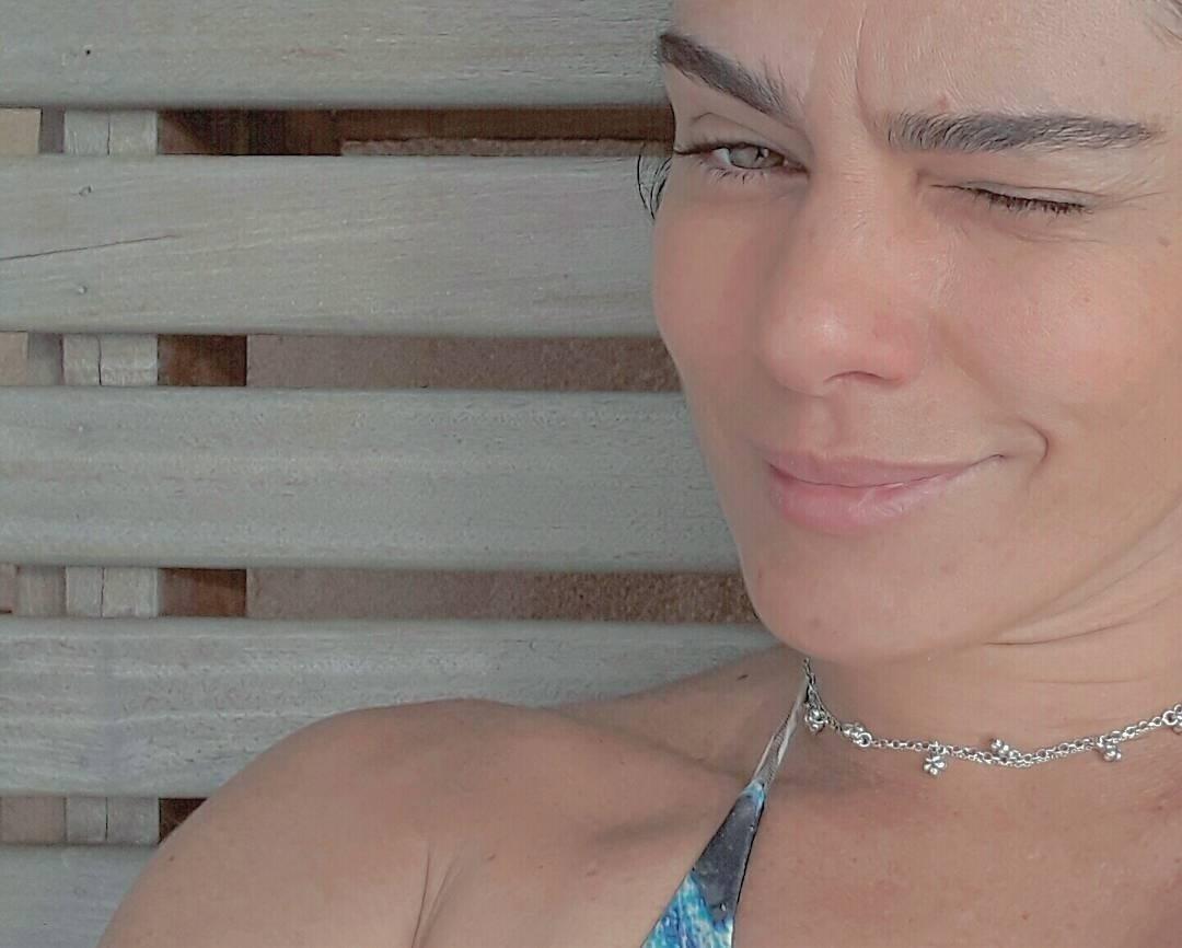 Fabíola é tão parecida com a irmã que duvidamos que você não tenha se confundido nesta foto. Afinal, é a Fabíola ou a Priscila? - Reprodução/Instagram/fafantin