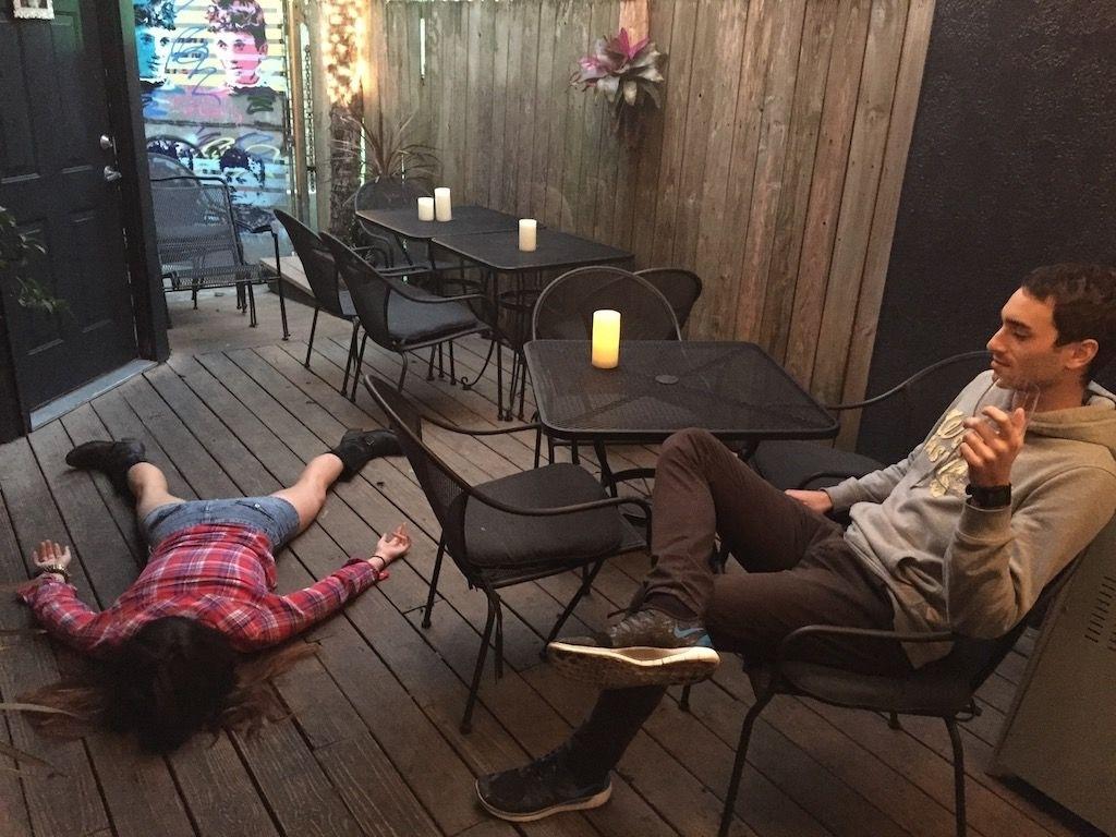 "STEFDIES" em um bar em San Diego - Divulgação