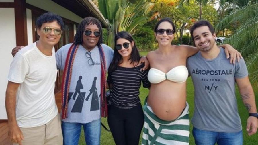 Ivete Sangalo posa com Jorge Vercillo, Milton Nascimento, Leticia Verissimo e Augusto Kesrouani - Reprodução/Instagram/miltonnascimentobituca