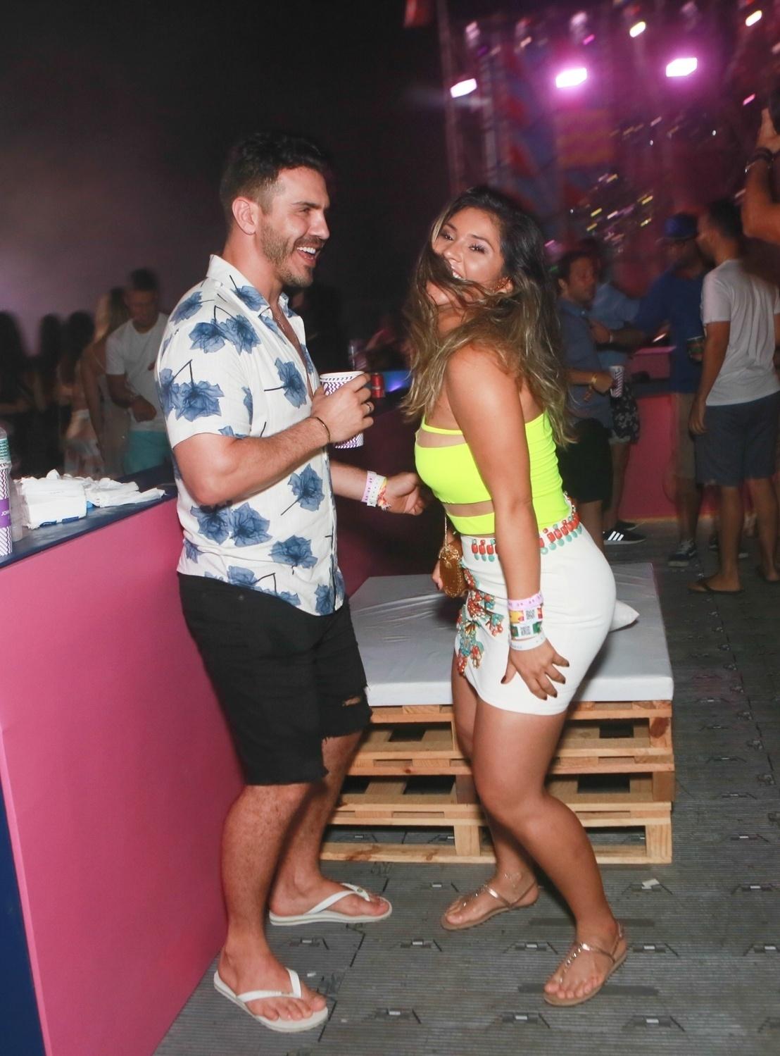 Mileide Mihaile, Ex-de Wesley Safadão, dança muito até o chão em festa em Jericoacora - Manuela Scarpa/Brazil News