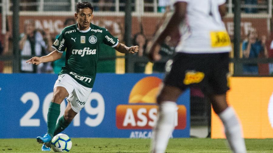 Gustavo Scarpa não correspondeu às expectativas na partida do Palmeiras contra o Corinthians - MAURíCIO RUMMENS/AGÊNCIA O DIA/ESTADÃO CONTEÚDO
