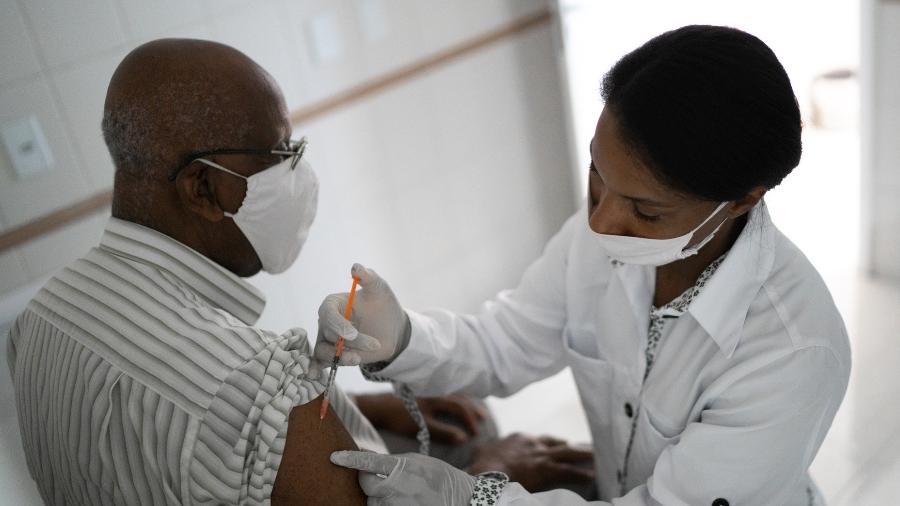 Secretaria de Saúde de Goiás investiga aplicação irregular de vacinas - Getty Images