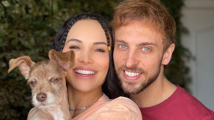 A Fazenda 2021: Aline Mineiro e o namorado, o humorista Léo Lins - Reprodução/RecordTV - Reprodução/RecordTV