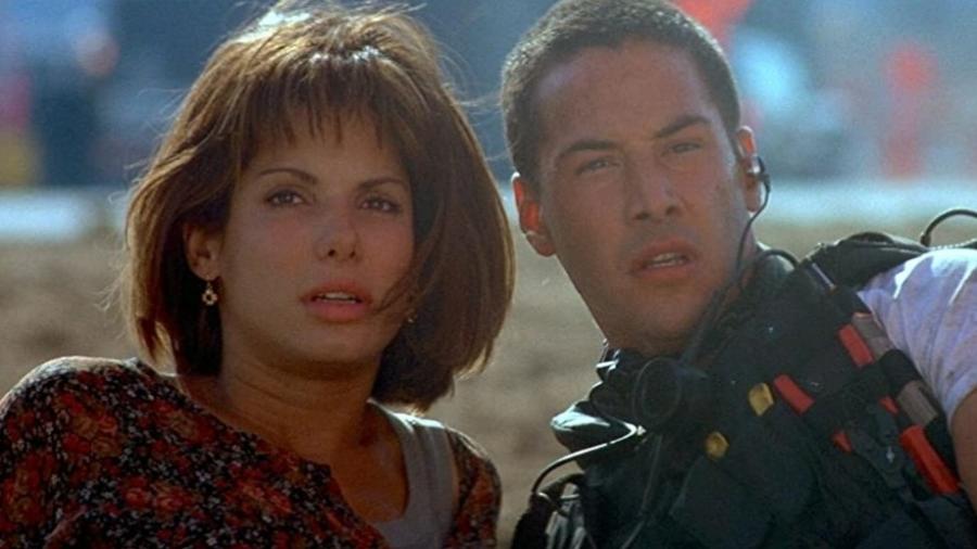 Sandra Bullock e Keanu Reeves no filme "Velocidade Máxima" - Divulgação/IMDB