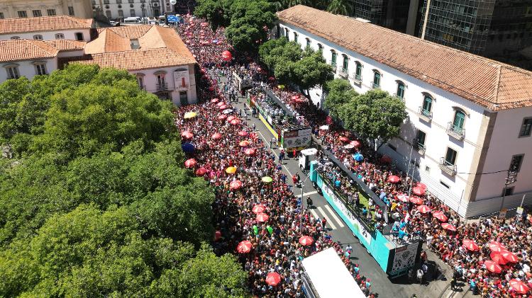 Desfile do Cordão da Bola Preta no centro do Rio