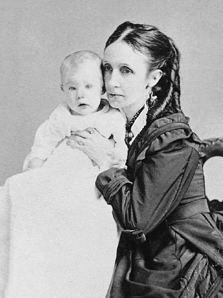 Mary Harkness, a primeira esposa de Flagler, e seu filho, Harry