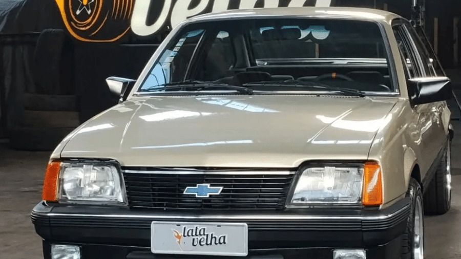 Chevrolet Monza hatch 1983 foi restaurado no Lata Velha Chevrolet Monza hatch 1983 foi restaurado no Lata Velha