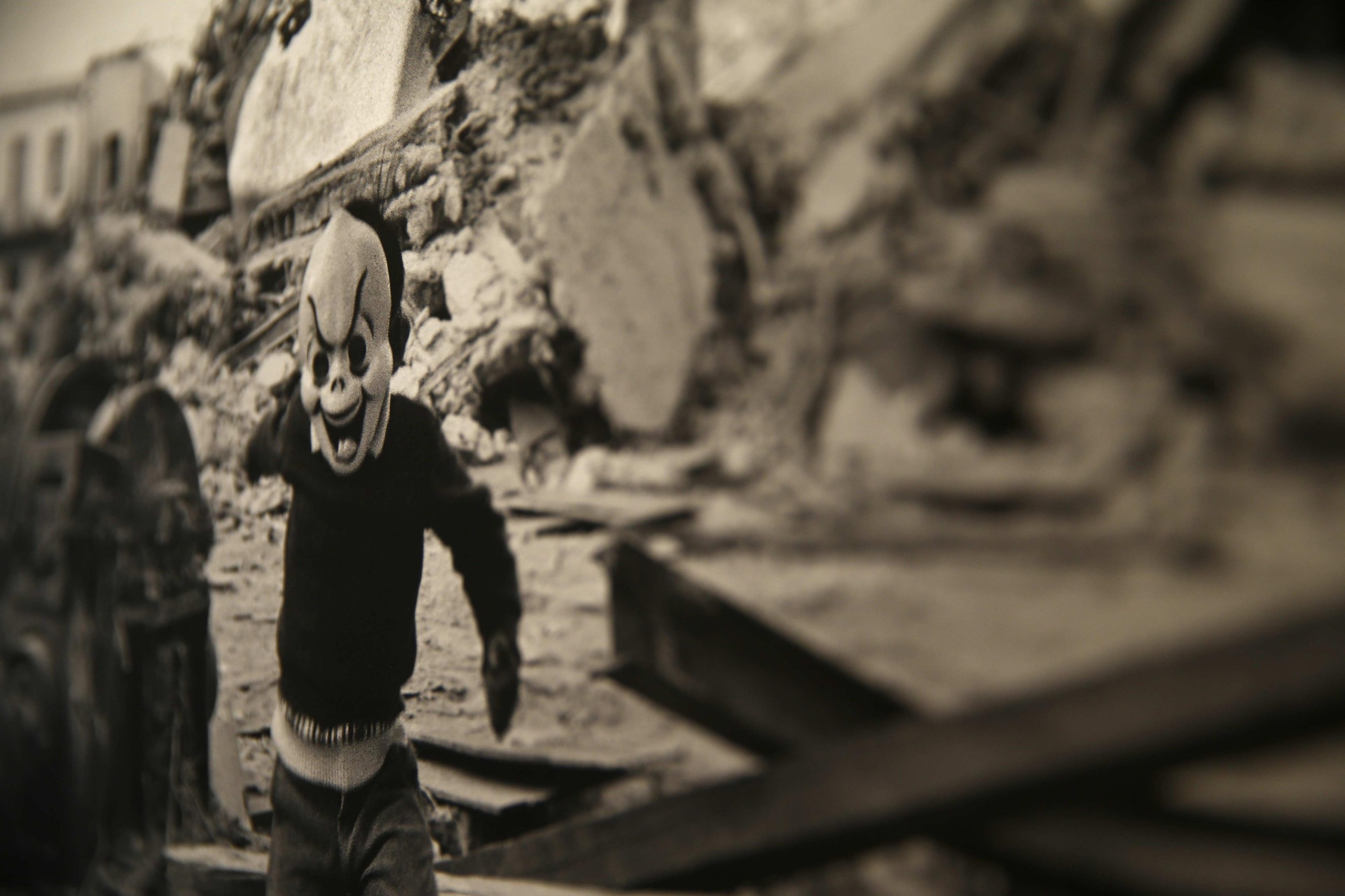 17.nov.2015 - Fotografias de Renzo Gostoli em exposição no Instituto Cervantes, no Rio. A exposição foi baseada na obra "Nicarágua Tão Violentamente Doce", do escritor argentino Julio Cortázar - Marcelo Sayão/EFE