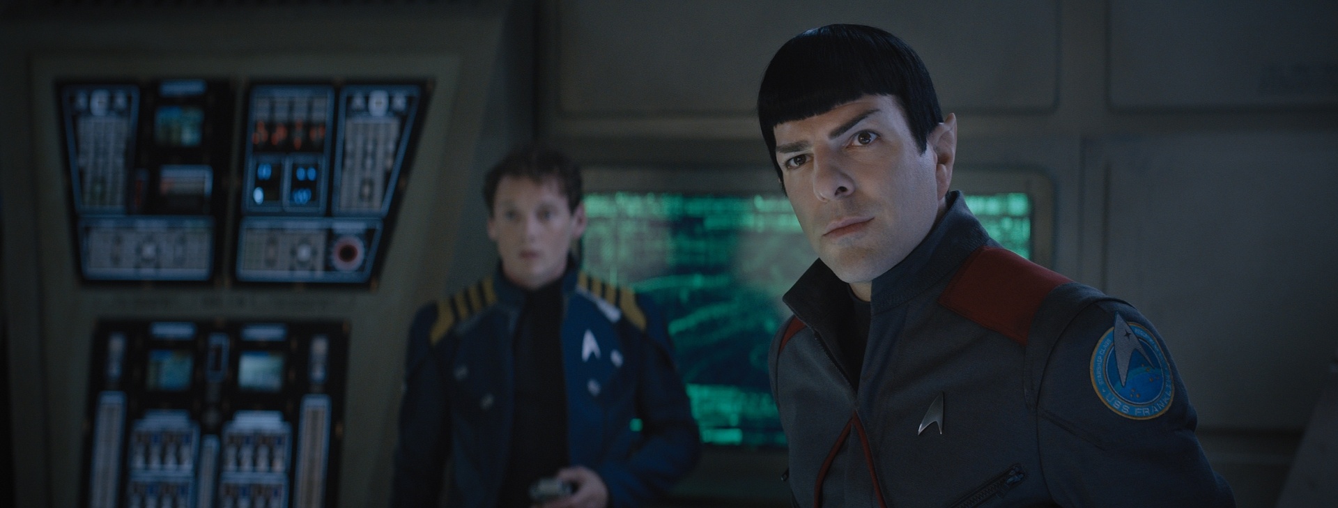 Em "Star Trek: Sem Fronteiras", Zachary Quinto (à frente) volta a interpretar Spock, papel consagrado por Leonard Minoy, que morreu em 2015 aos 83 anos. Já Anton Yelchin (ao fundo) interpreta Chekov - Stephen Windon/Divulgação