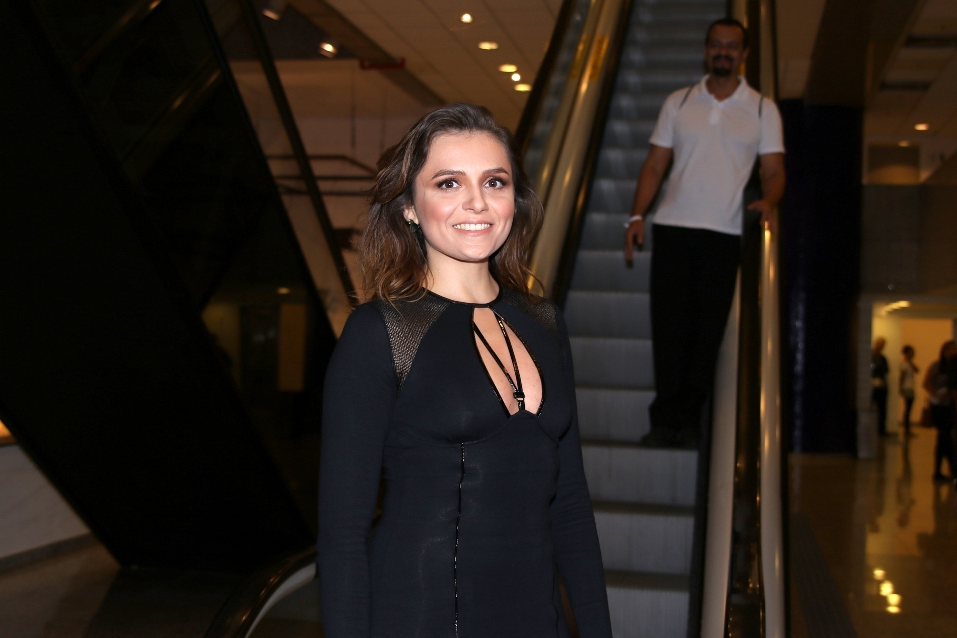 15.mar.2016- Monica Iozzi chega para a premiação da Associação Paulista de Críticos de Arte (APCA) - Thiago Duran/AGNews