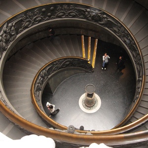 Escadaria em espiral na saída dos Museus do Vaticano - Marcio Freitas/Folhapress - Marcio Freitas/Folhapress