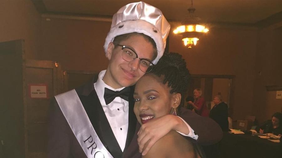 O jovem Alan Belmont e a namorada, Anastacia Cohen, no baile da escola North Central High School - Reprodução/Instagram