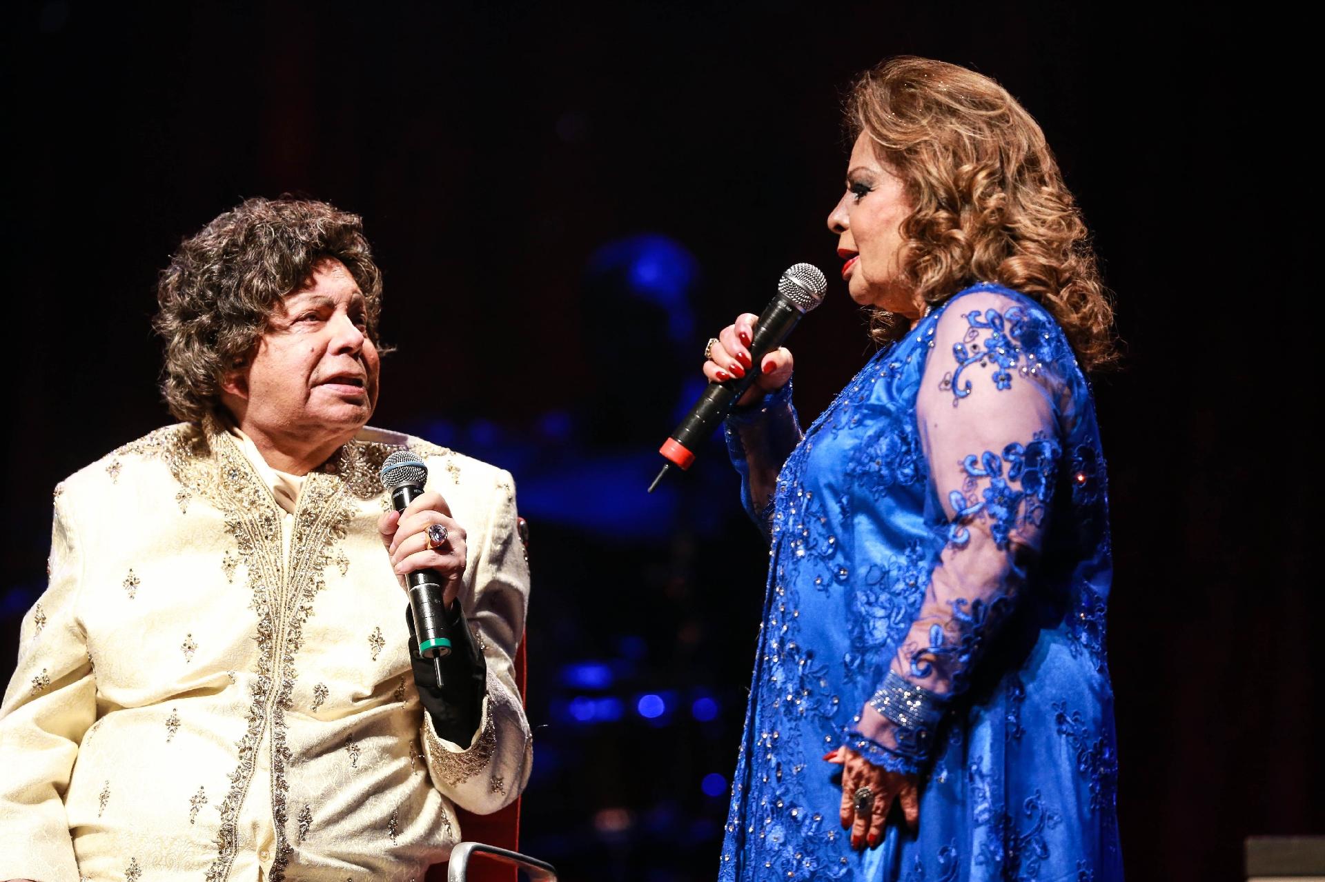 Cauby Peixoto e Angela Maria durante o show "120 anos de música" no teatro Bradesco em outubro de 2015 - Vanessa Carvalho/Brazil Photo Press/Folhapress