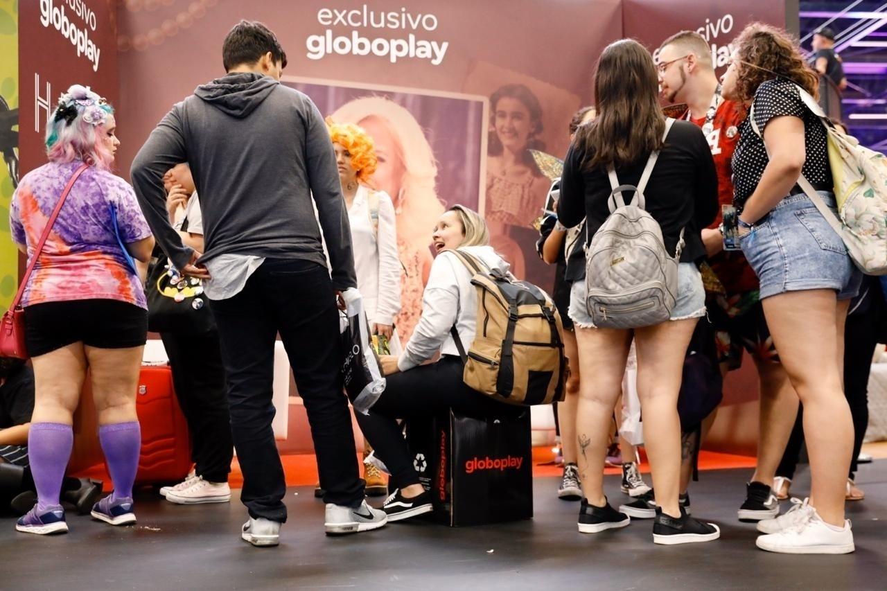 Público faz uma pausa para descansar na CCXP 2019 - Mariana Perkin/UOL