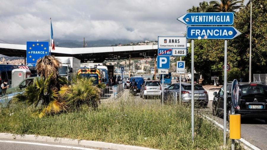 Fronteira para a saíde e a entrada entre a Itália e a França - Jean-Pierre REY/Gamma-Rapho via Getty Images