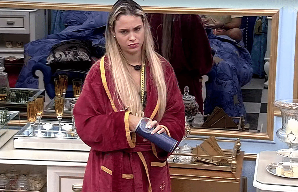 BBB 21: Sarah no quarto de líder - Reprodução Globoplay