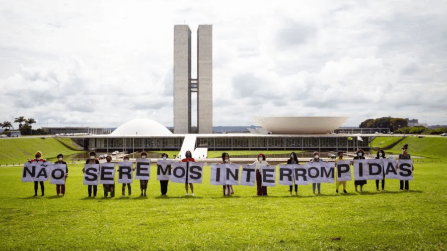 Ação em frente ao Congresso Nacional cobrou o fim da violência política de gênero e raça - Instituto Marielle Franco/Mayara Donaria