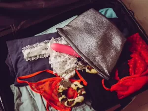 Vai viajar? Veja vibradores e sex toys pequenos para levar na mala