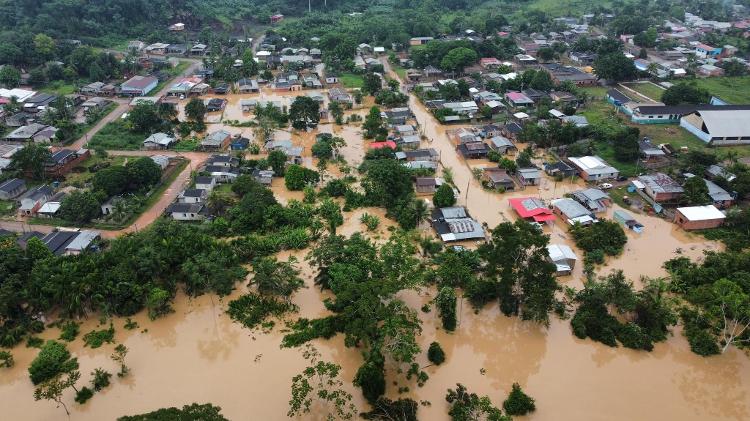 Enchente do Rio Acre em Assis Brasil (AC), em fevereiro de 2024