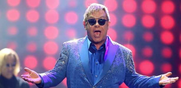 20.set.2015 - Elton John se apresenta no palco Mundo no terceiro dia do Rock in Rio 2015 - Fernando Maia/UOL