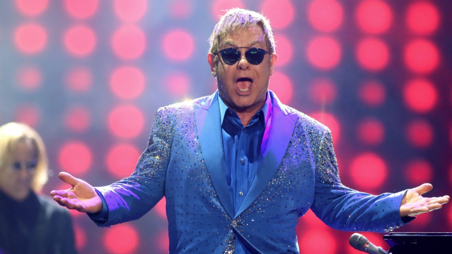 20.set.2015 - Elton John se apresenta no palco Mundo no terceiro dia do Rock in Rio 2015 - Fernando Maia/UOL