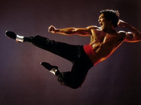 O ator americano Jason Scott Lee, que fez o papel de Bruce Lee no filme "Dragão: A História de Bruce Lee" - Divulgação