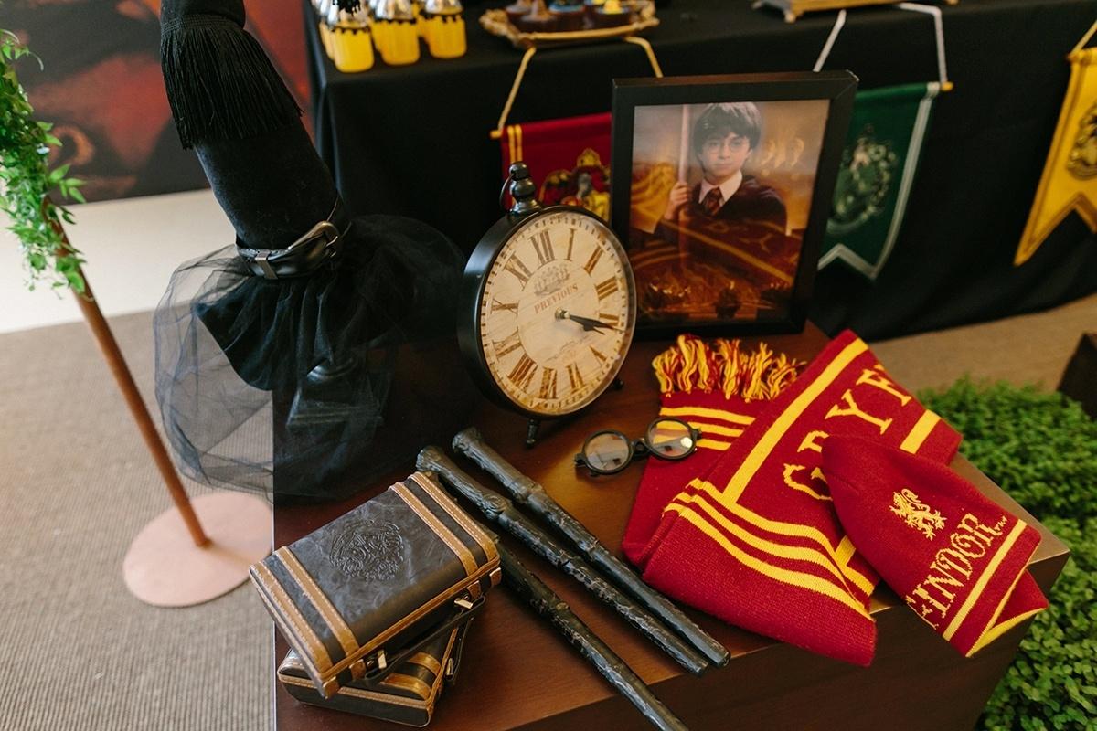 Festa inspirada em Harry Potter- cantinho de Harry - Nina Bedacchi Photography/Divulgação