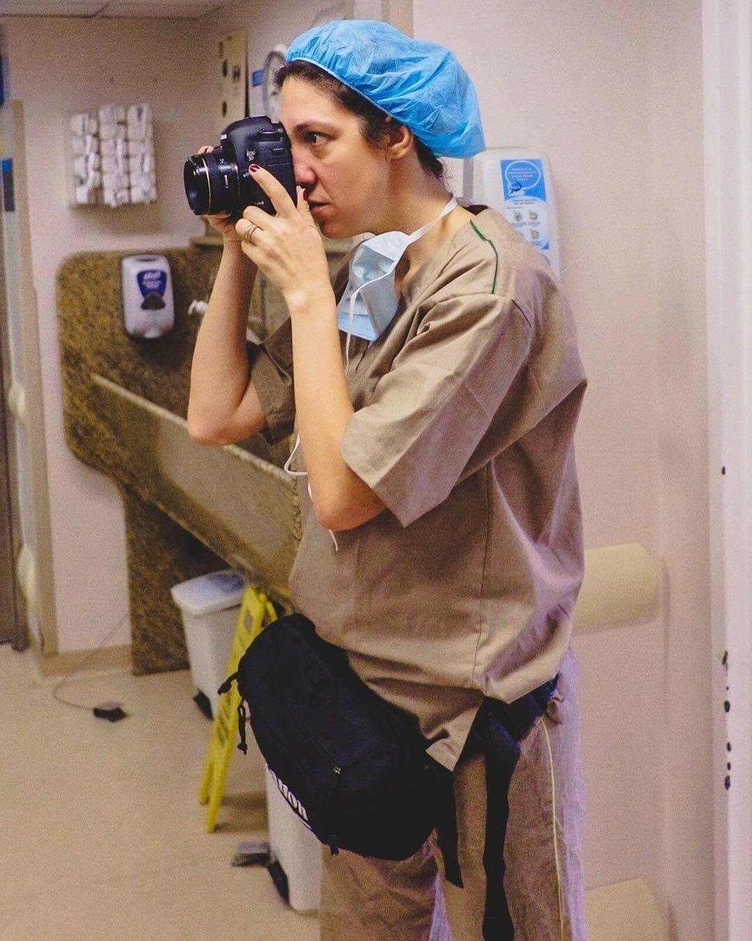 Denominada como a "fotógrafa das estrelas", Thalita Castanha   acompanha a cerca de 60 famílias --entre famosos e anônimos--    por mês e chega a faturar até R$ 6 mil por um único ensaio - Reprodução/Instagram/fotógrafa_thalitacastanho